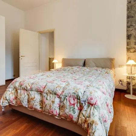 Lägenhet Petrarca Como
